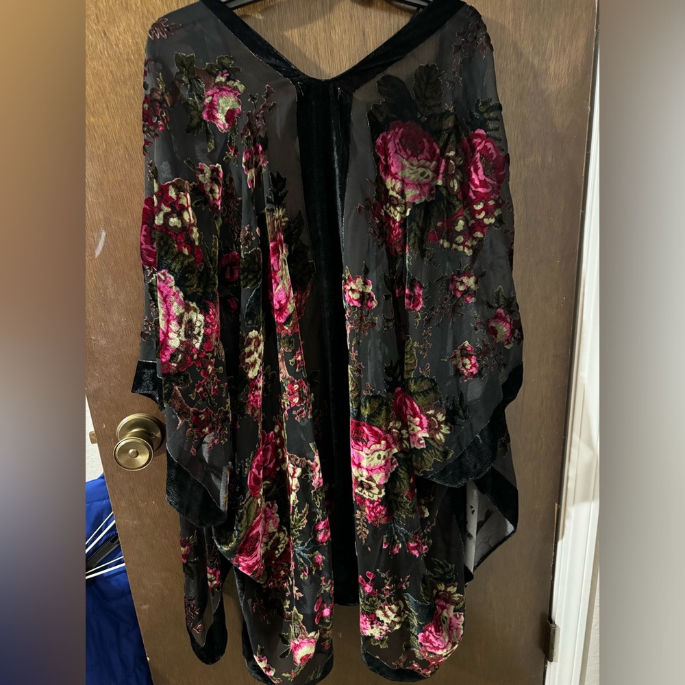 Women’s Shaw